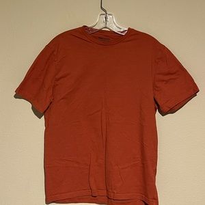 Amazon Essentials Men’s medium Burnt Orange T shirt